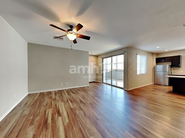 Building Photo - 20727 W Maiden Ln