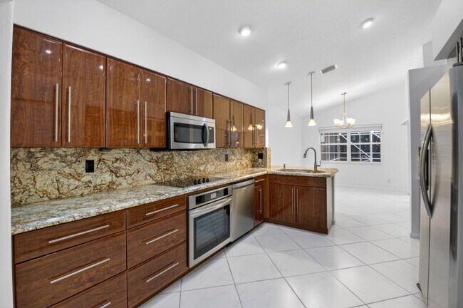 Building Photo - 7558 Ironbridge Cir