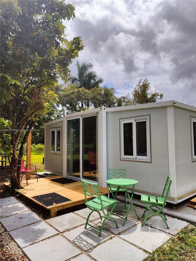 Primary Photo - 16475 SW 248th St