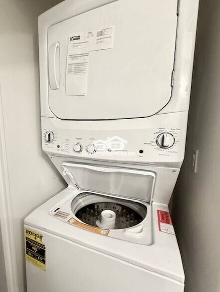 Building Photo - 2515 S Maple Ave