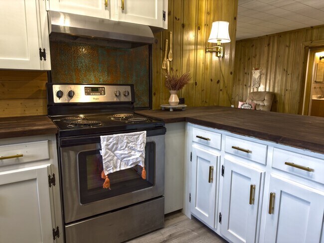 Building Photo - 229 Pee Dee