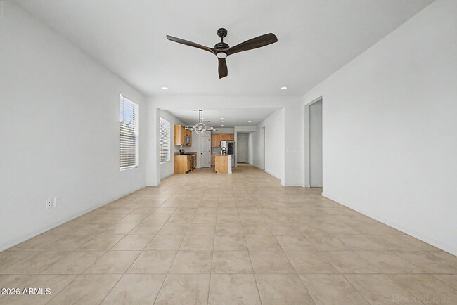 Building Photo - 8954 W San Juan Ave