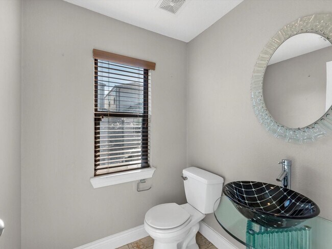 Building Photo - 2505 Dallas St