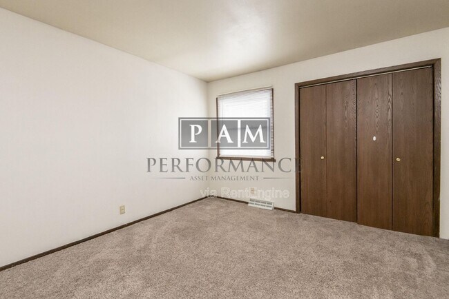 Building Photo - 21225 Mary Lynn Dr