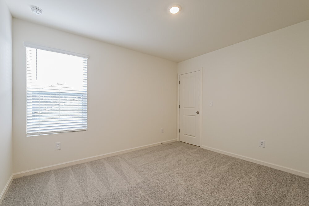 Building Photo - 208 Long Dr