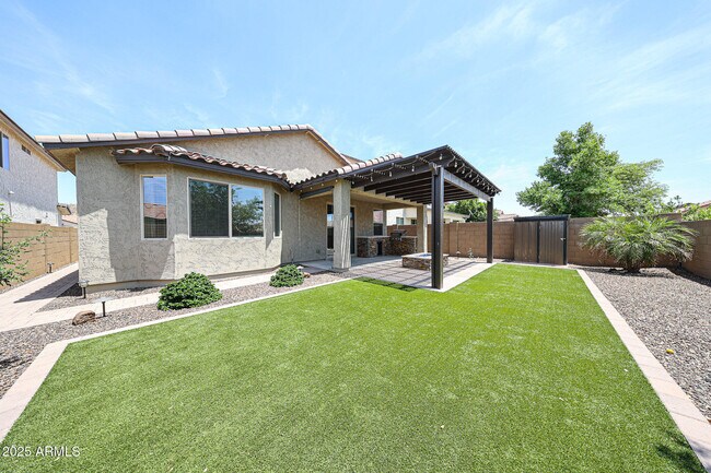 Building Photo - 13159 W Rowel Rd