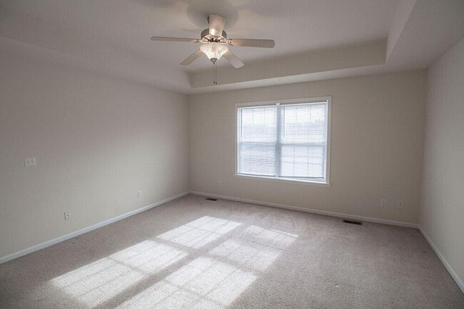 Building Photo - 1932 Center St