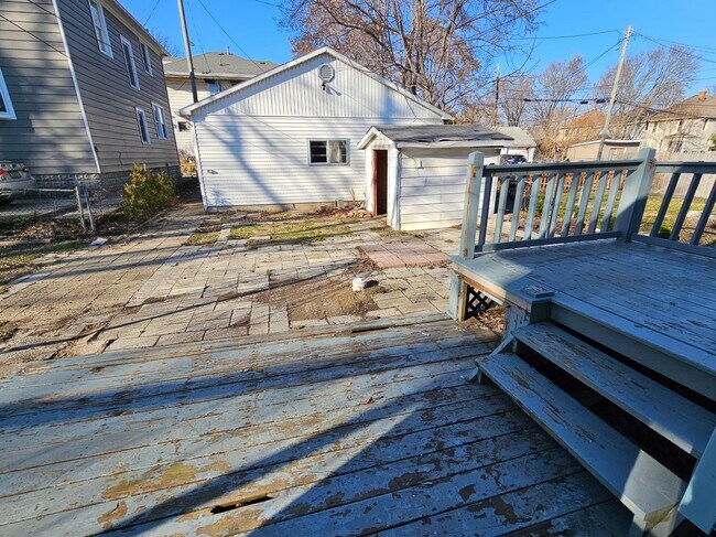 Building Photo - 930 3rd St