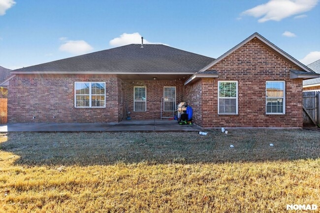 Building Photo - 941 NE 30th St