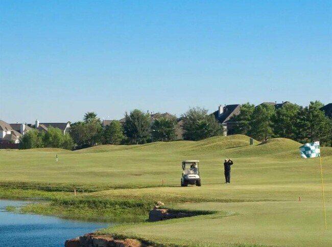 Building Photo - 16727 Sonoma Del Norte Dr