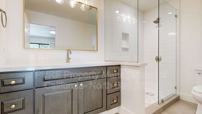 Building Photo - 811 Swift Ct