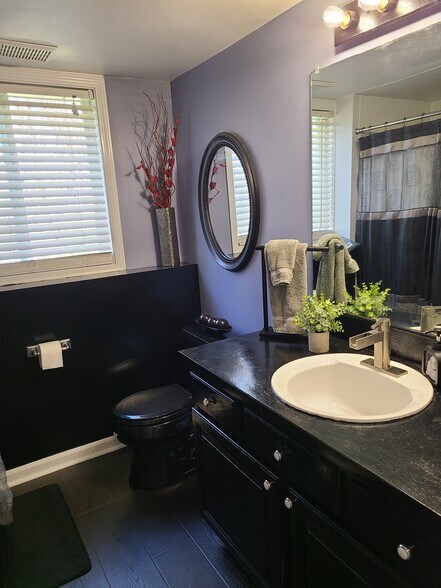 Building Photo - 3585 Rogues Edge Dr NE