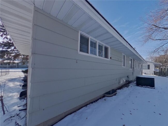 Building Photo - 2606 65th Ave N