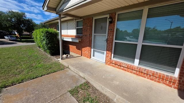 Building Photo - 6251 Shadydell Dr