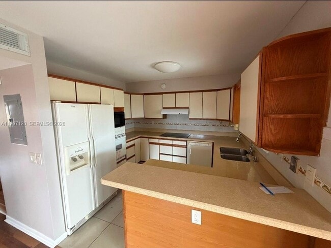 Building Photo - 2385 W 69th St