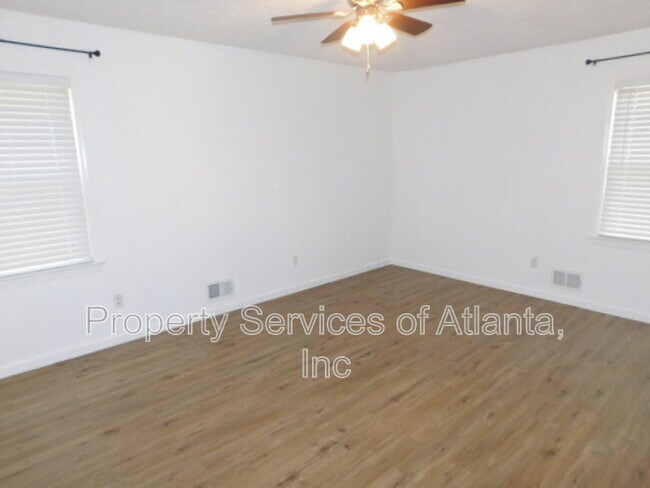 Building Photo - 230 Shiloh Hills Dr NW