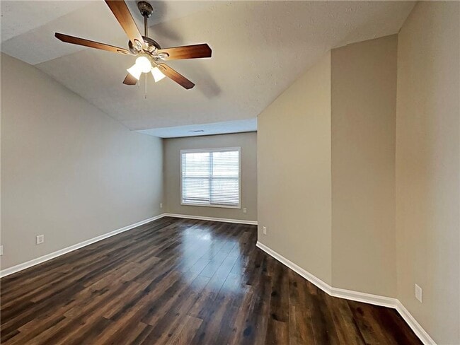 Building Photo - 365 Laurelton Cir