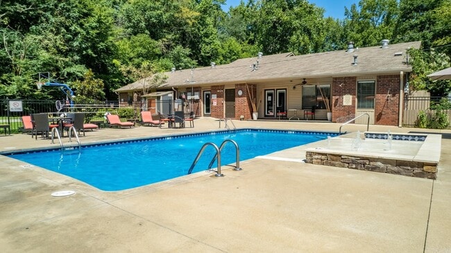 Building Photo - 151 Summerwood Dr