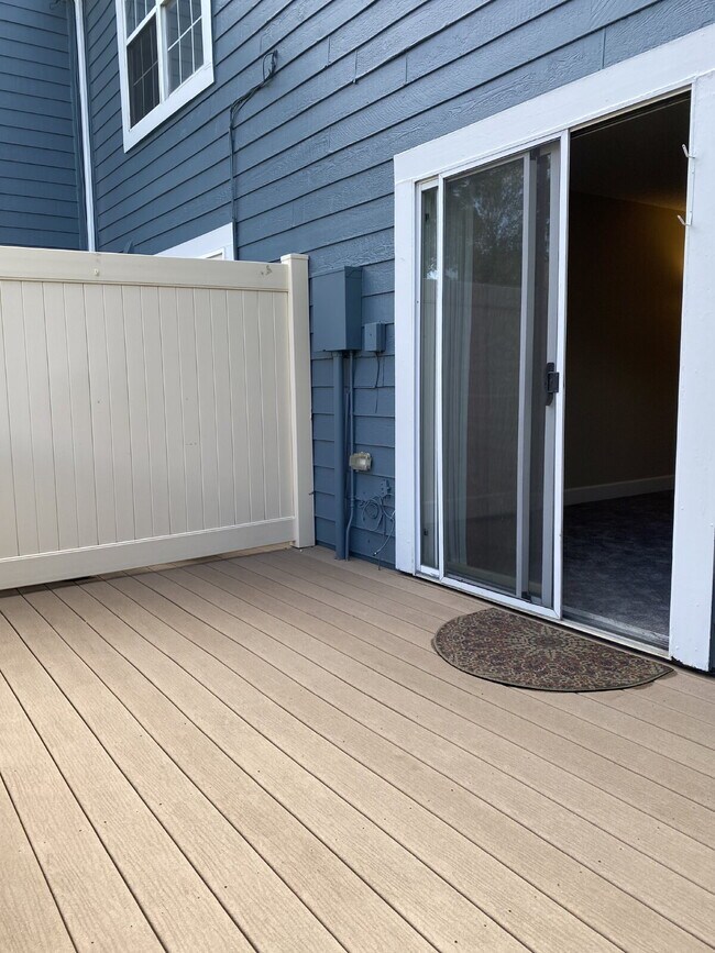 Building Photo - **Move in Specials, $$ off rent!* *Beautifully remodeled townhome near Cherry Creek Trail!