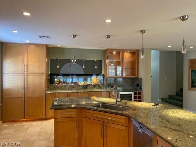 Building Photo - 2817 Via Avanti St