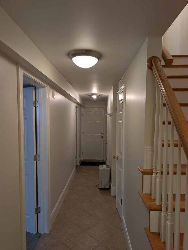 Building Photo - 40 Prince St