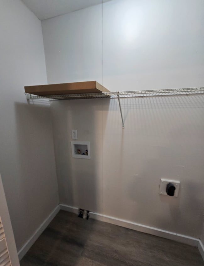 Building Photo - Eastside Four Bedroom Home near 42nd and Shadeland Ave