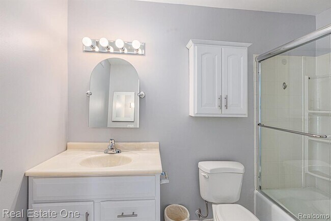 Building Photo - 31085 Pheasant Run St