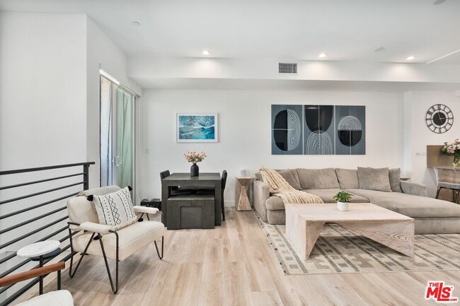 Building Photo - 4912 S Centinela Ave