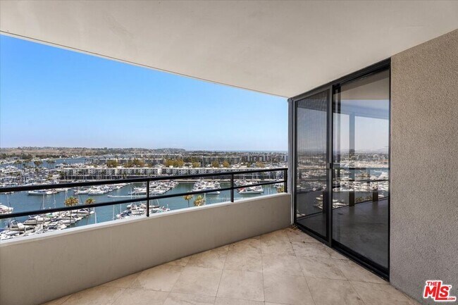 Building Photo - 4314 Marina City Dr