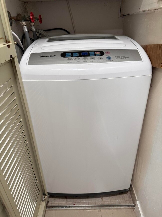 Building Photo - 514 Piedmont K