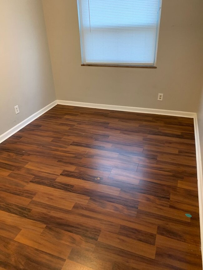 Building Photo - Charming 4-bedroom, 2-bathroom home located in the Covedale area