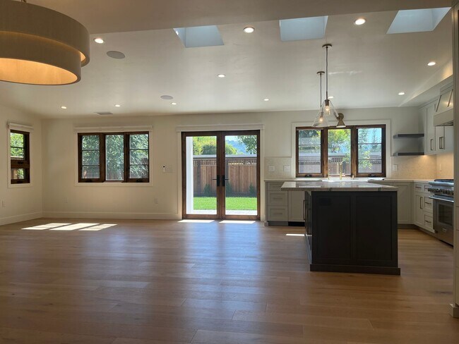 Building Photo - Completely Remodeled Home in Prime Los Gat...