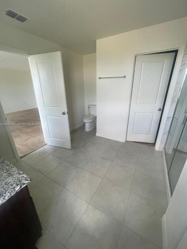 Building Photo - 594 Preserve Pointe Blvd