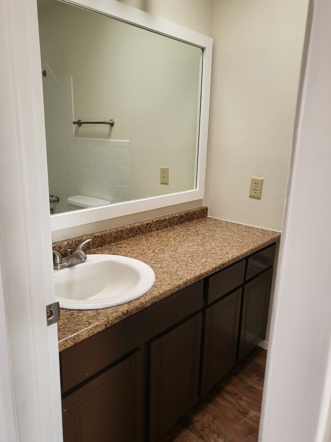 Building Photo - 3453 Hollyglen St