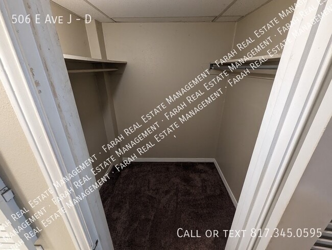 Building Photo - 506 E Avenue J