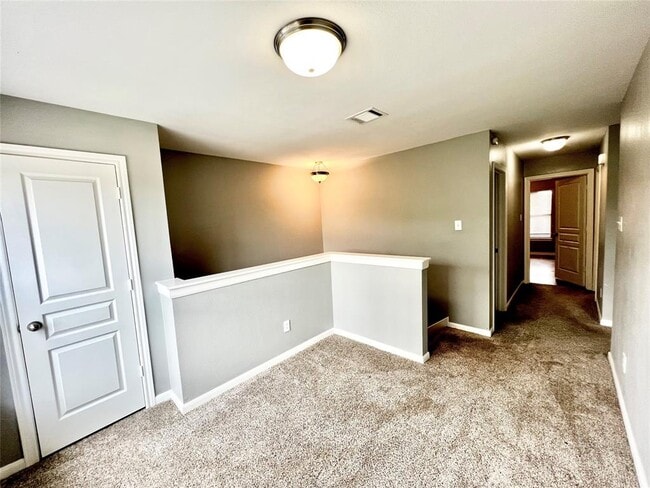 Building Photo - 8323 Greys Ln
