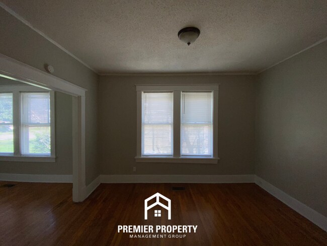 Building Photo - Vibrant 3BR Home near Midtown Memphis | Fireplace, Hardwood Floors & Fenced Yard
