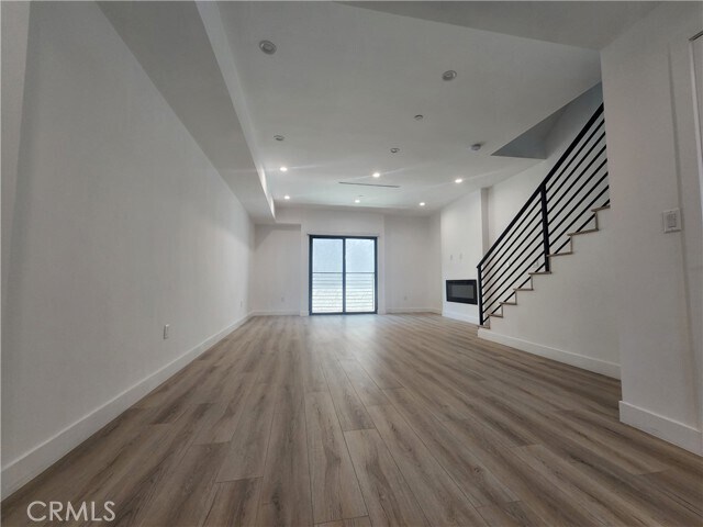 Building Photo - 6061 Fulton Ave
