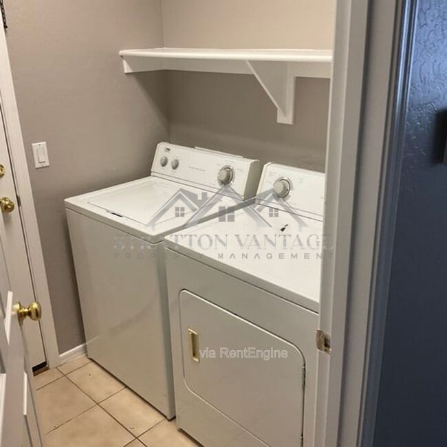 Building Photo - 6020 N Milano Ct