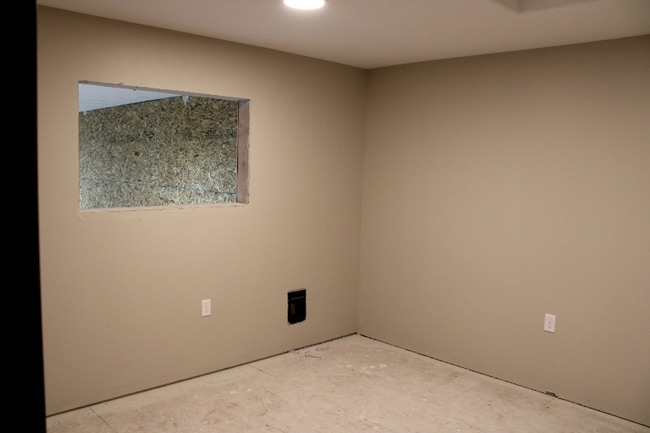 Building Photo - 61A W 465 N