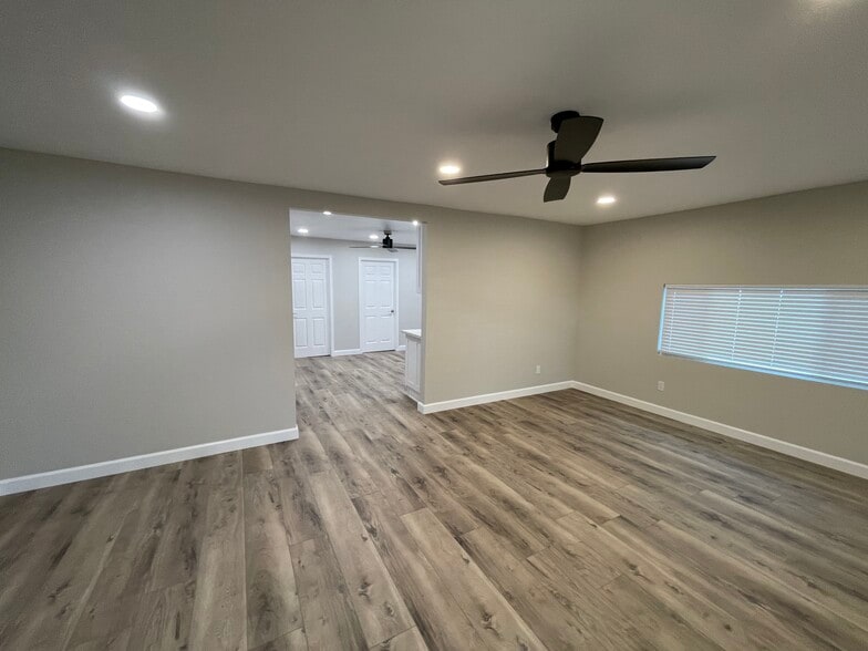 Living room - 1010 Cypress Ave