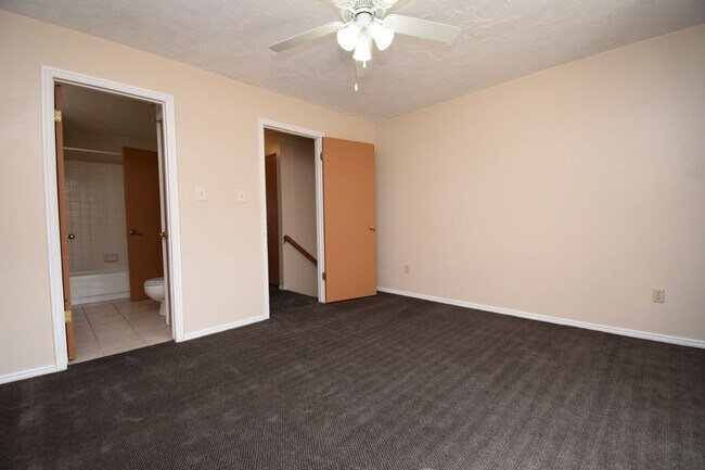 Building Photo - Spacious 5 Bed 2 Bath Home in West Jordan!