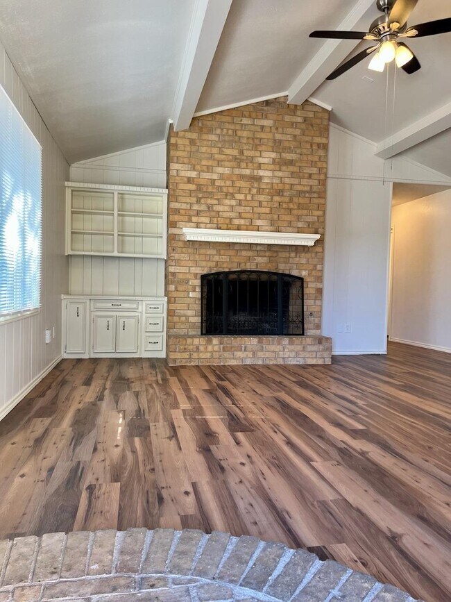 Building Photo - 4407 75th Dr