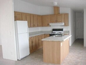 Building Photo - 1915 N Park Ave