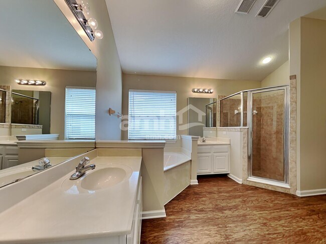 Building Photo - 632 E Red House Branch Rd