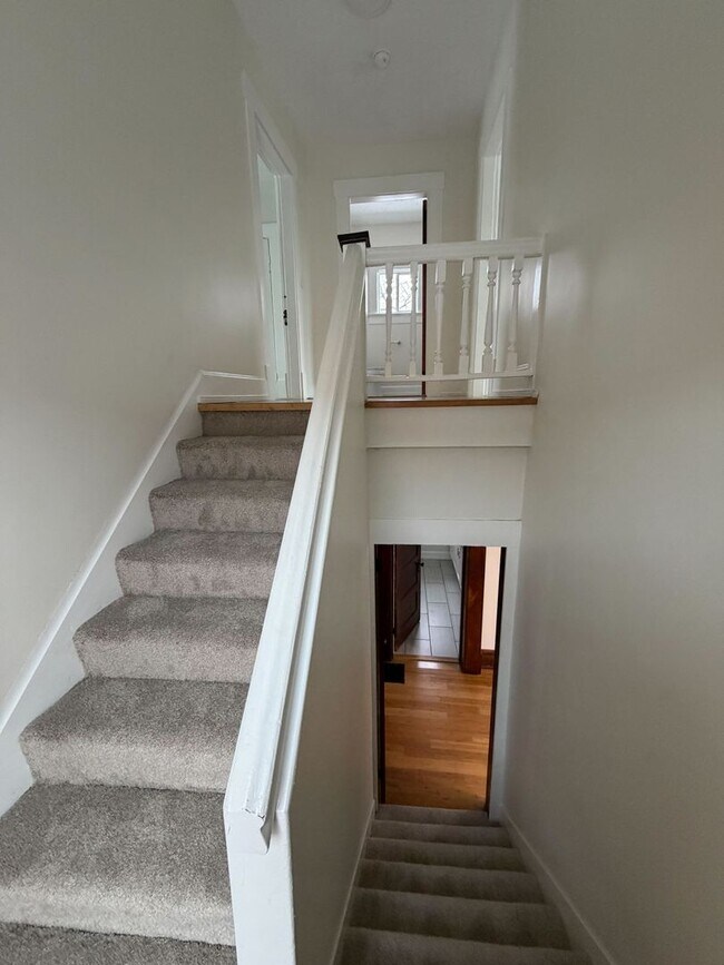 Building Photo - Fully Renovated 3BR in the Heart of Columbus