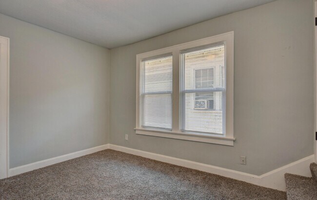 Building Photo - 719 Fairwood Ave