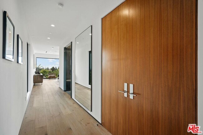 Building Photo - 1200 Angelo Dr