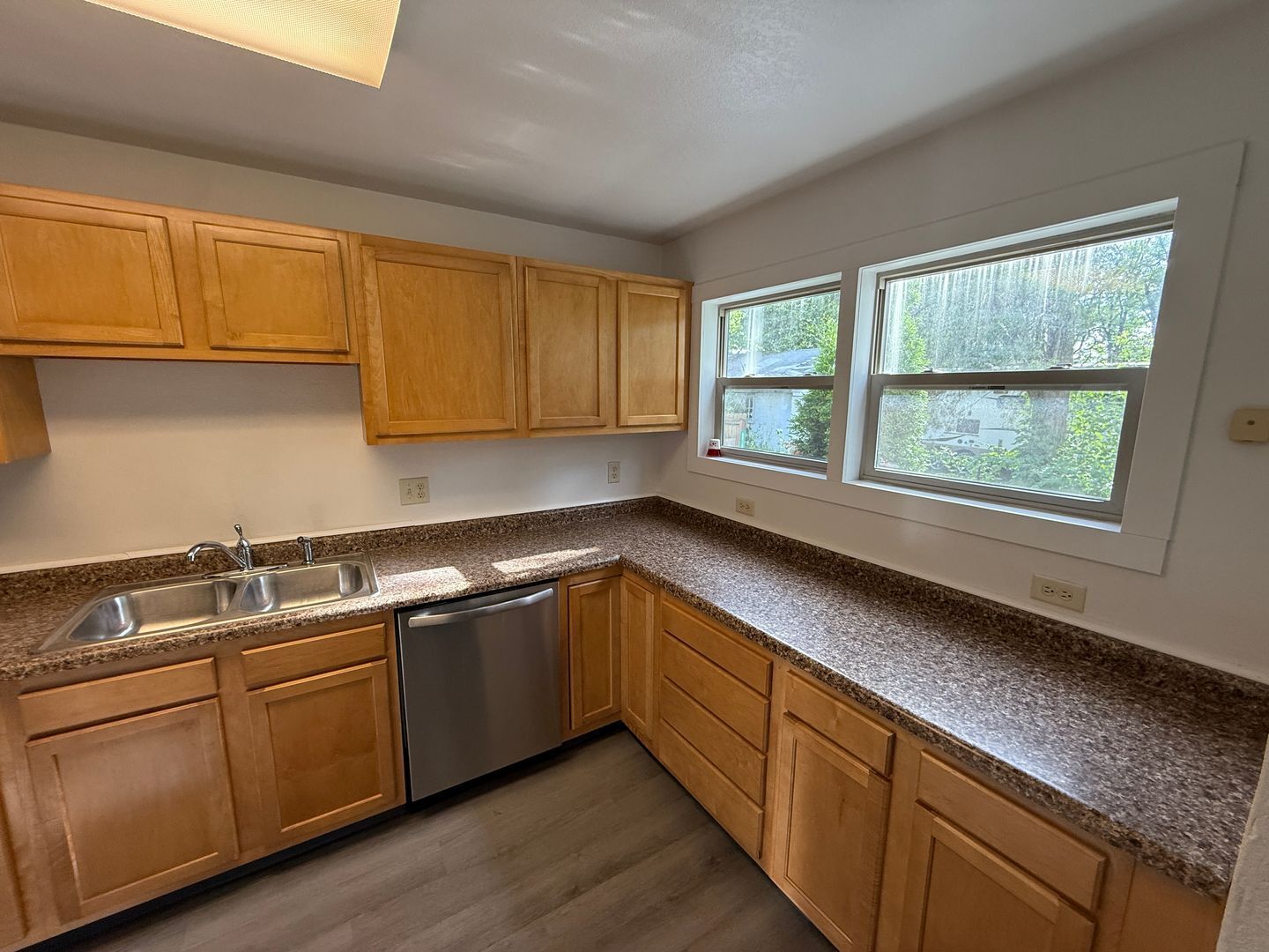 Building Photo - 7149 Stellhorn Rd