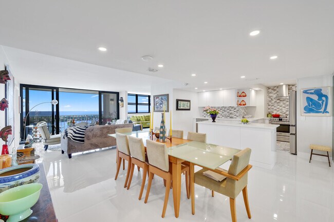 Building Photo - 5600 N Flagler Dr